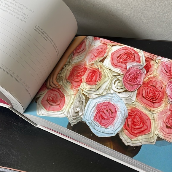 A year in fashion a look a day coffee table book - Picture 8 of 15